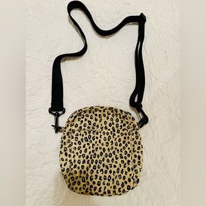 BAGGU Sport Crossbody Bag, Functional Nylon Bag